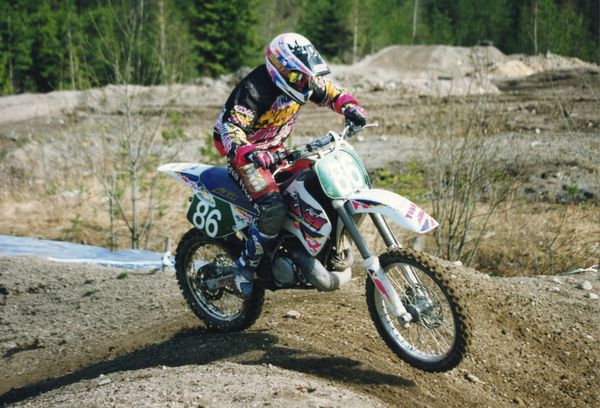 Kuka kuvassa Joku supercross 1994